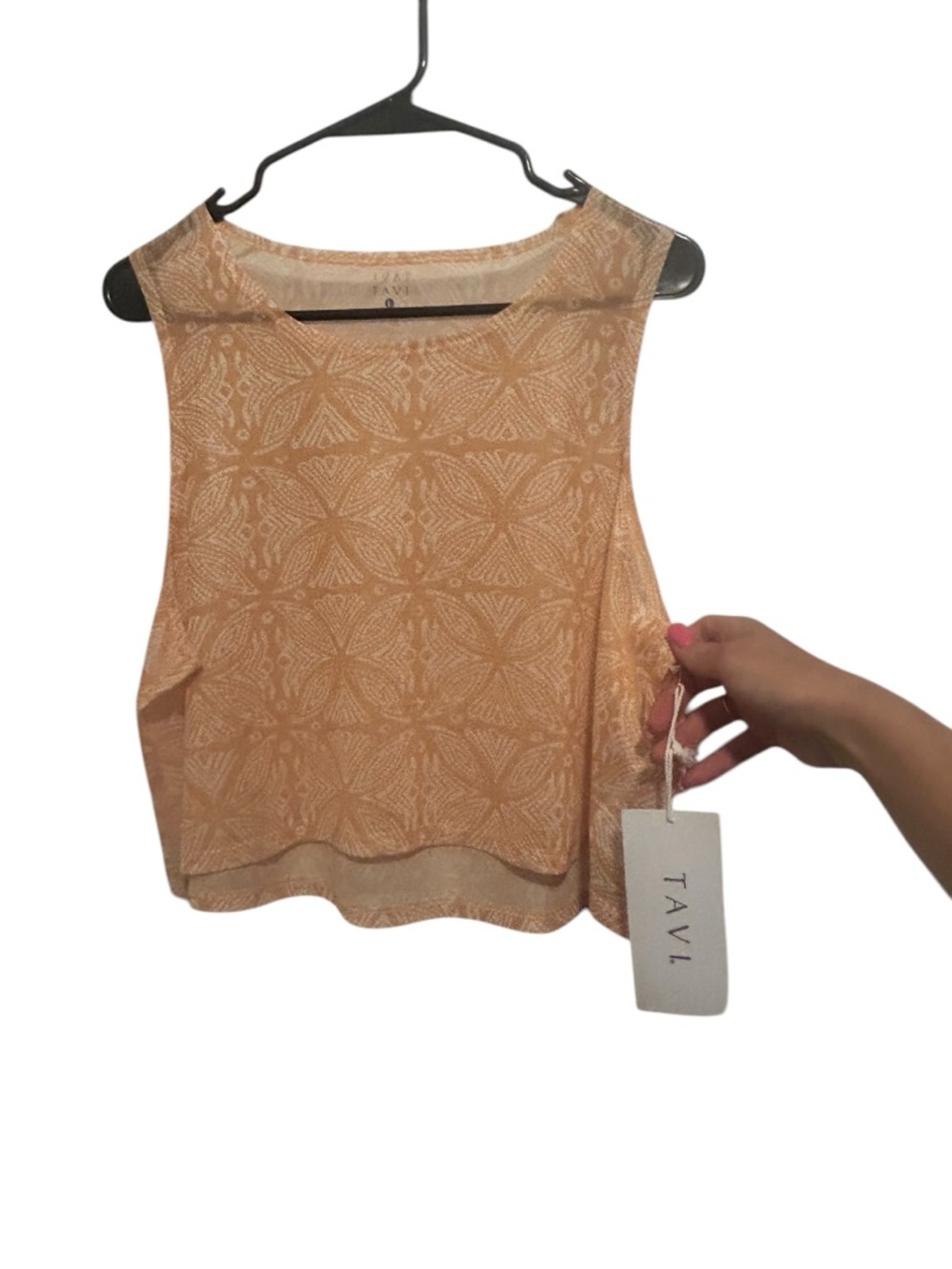 Tavl Floral-Patterned Sleeveless Crop Yoga Tank - Picture 2 of 8